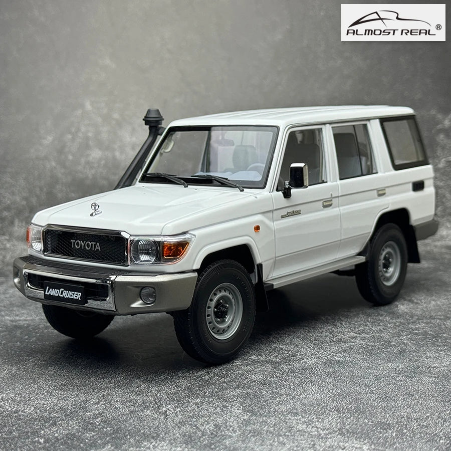1:18 Scale Land Cruiser 76 Diecast 4WD